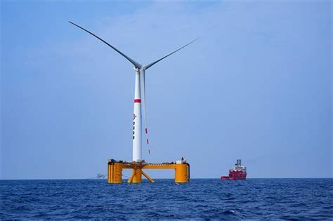 青岛制造！我国首座深远海浮式风电平台“海油观澜号”完成海上安装__财经头条