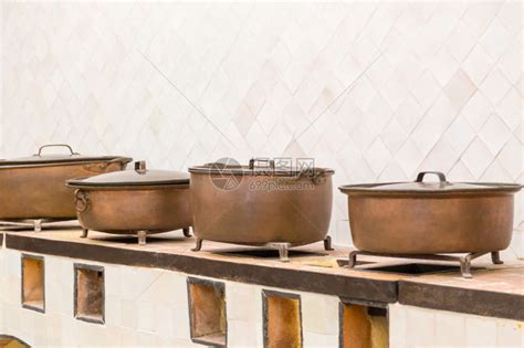 室内旧厨房宫殿里有古老的厨房用具皇家建筑学历史高清图片下载-正版图片307706215-摄图网
