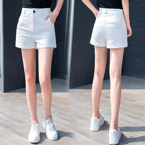 熊黛林白西装白短裤图片