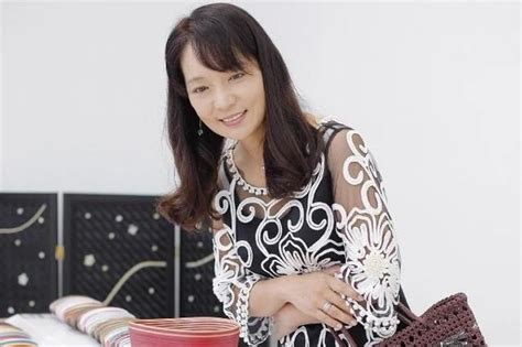 50多岁依旧美丽动人，这位日本主妇做到了，跟着学你也能减龄