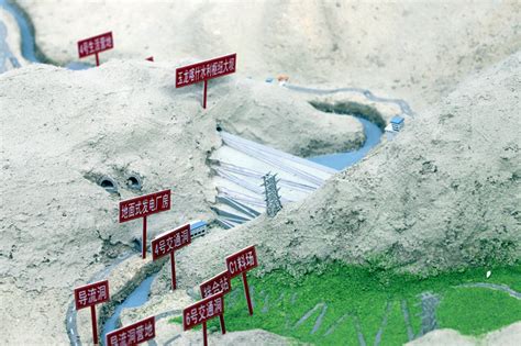 贵州工程公司 基层动态 新疆莎车光储一体化项目升压站三台主变本体全部就位