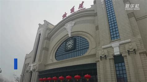 哈尔滨铁路加开5趟旅游专列满足假日旅客出行需求_游客