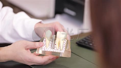 光学导航机器人辅助全口无牙颌种植复手术在京完成_上海芬创信息科技有限公司