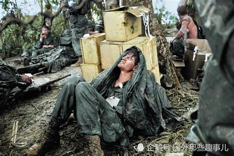 中国越战医疗兵传奇：拒绝带枪，一天内救47人，独自押送越南俘虏_风闻