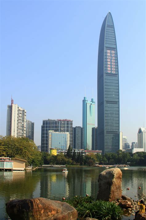 蓝天白云下的上海地标性建筑高清图片下载-正版图片500460605-摄图网