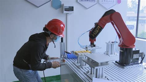 第四届安徽省大学生工业机器人应用大赛在我校顺利举行