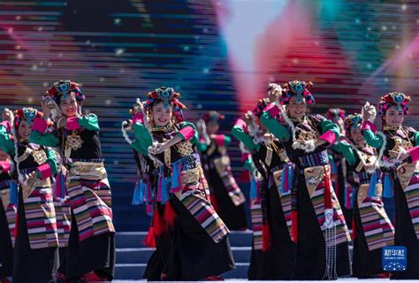 西藏山南：藏戏第一村 传唱致富歌_新华报业网
