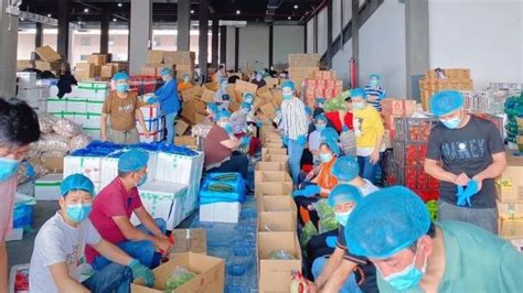 云南捐赠上海物资被倒卖！包装损坏的被“特价出售”！_凤凰网视频_凤凰网