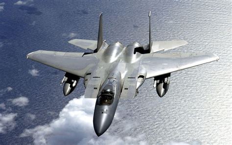 美军大秀肌肉：52架F-35战机同时列队升空演习