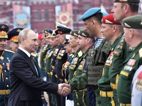 俄罗斯鹰派不满了！全俄军官大会：解放乌克兰，准备和西方决战！|俄罗斯|乌克兰|鹰派_新浪新闻
