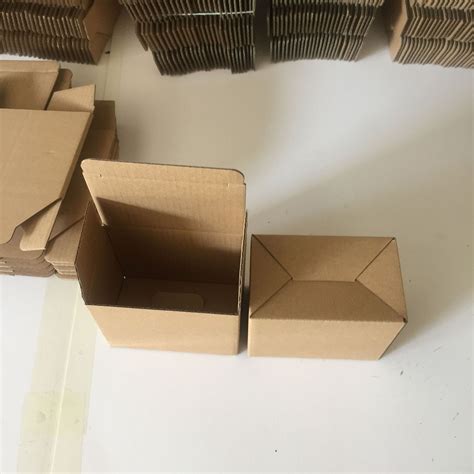 现货批发 扣底盒 厂家定制快递包装盒 超硬坑纸盒 3号130*85*65MM-阿里巴巴