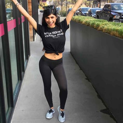 Mia Khalifa Biography Age Body Measurements Family Career More Images