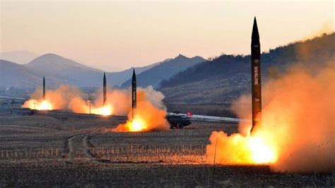 朝鲜成功试射＂火星-17＂洲际弹道导弹_军事_中华网