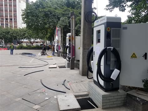 直流充电桩——重庆某广场充电站 - 成功案例 - 四川英杰新能源有限公司