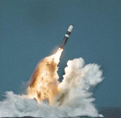 巨浪-2潜射弹道导弹，海基核威慑的承担者，堪称大国重器！_腾讯视频