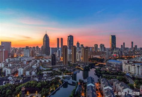中国正在快速发展的4座大城市，在未来有望晋升世界一线城市