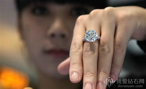 五克拉钻石戒指价格_五克拉钻石戒指多少钱 – 我爱钻石网官网