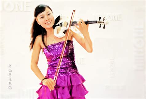 电子小提琴表演,儿童小提琴表演,优雅小提琴表演_大山谷图库