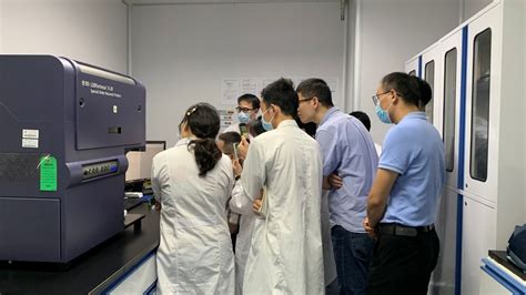 化学学院实验教学中心新学期开启新冠疫情以来第一堂实验课