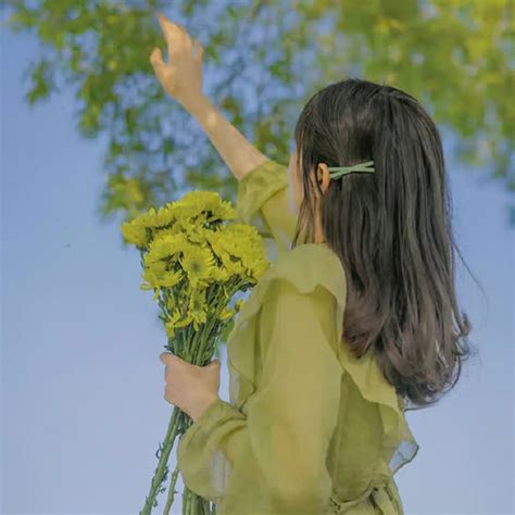 甜美女生变装露脸头像图片