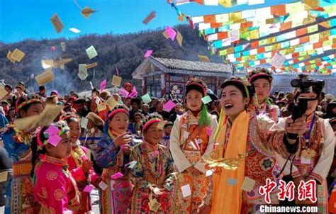 雅安市红十字会__2020年2月10日5名硗碛藏族爱心人士代表硗碛藏族乡嘎日村村民来捐款献爱心，助力抗疫防控