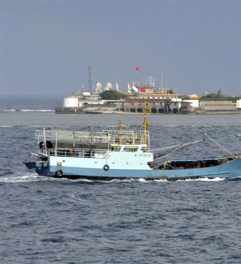 太平洋上一艘渔船起火，舟山渔船救下29人！__财经头条