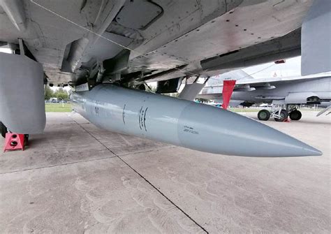 美军高超音导弹弹头新变形，速度可达5马赫，对比东风21如何？_凤凰网