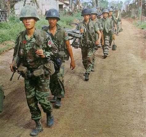越南人民军的传奇历史，女特工更有特点，军官受伤了还顽抗_凤凰网