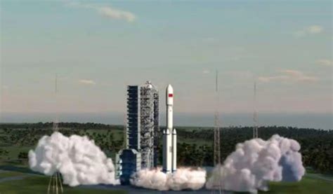 《网罗天下》实拍发射塔架第一层回转平台开启 长征七号火箭箭体露出