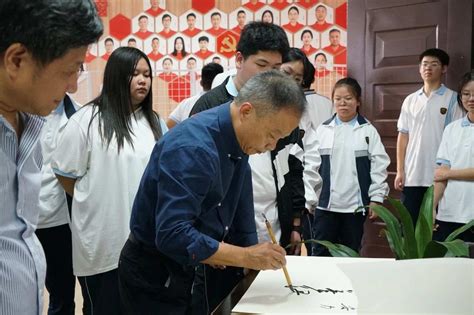 翰墨书香·龙翔雅集，书法家现场挥毫，祝福龙翔高中