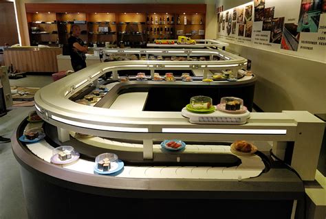 完整的旋转寿司设备都包括哪些功能-广州昱洋食品机械有限公司