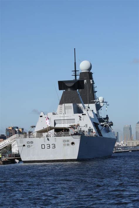 2022年11月15日英国海军45型驱逐舰邓肯号从朴茨茅斯出发