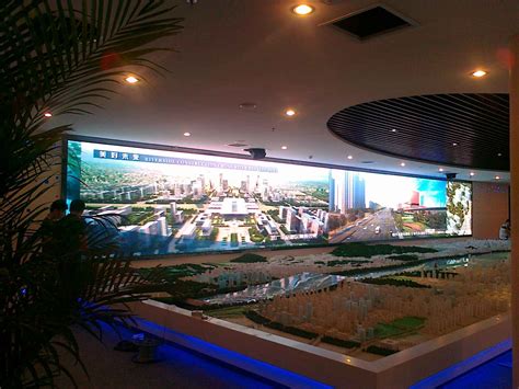 江苏盐城汽车商贸城展馆P5室内全彩LED显示屏-上海智彩电子科技有限公司