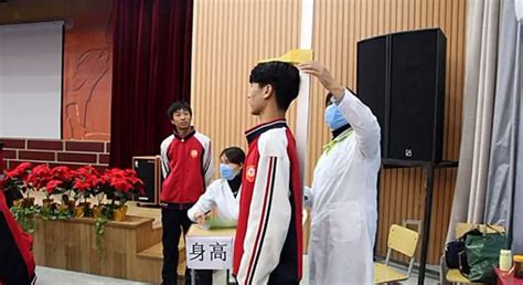 开学第一天量身高，有六年级男生185厘米！这是不是杭州最高的小学生？-杭州新闻中心-杭州网