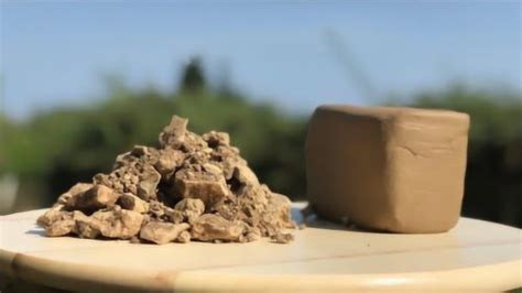 粘土变沙土的最简单方法 黏糊糊的泥土变疏松-营养土批发网