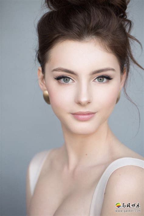 18岁白俄美少女嫩模：网友称她为“拥有天使面孔的美人”“神仙颜值”-新闻资讯-高贝娱乐