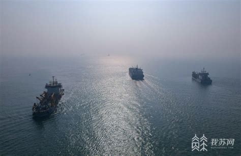 连云港港30万吨级航道全线开通使用