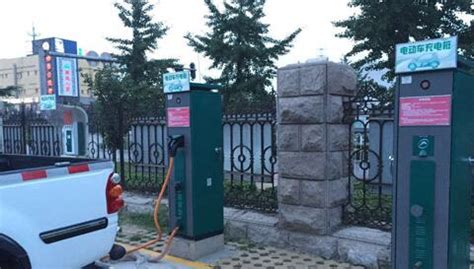 湖北境内最大重卡充电站在黄石建成投运-人民图片网