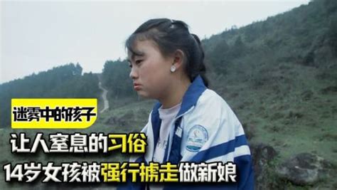 父母双亡，8岁女孩台上一首歌唱哭全场，太感人了！_腾讯视频