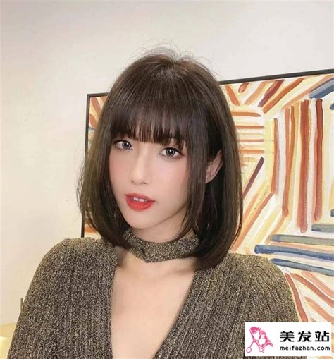 35岁女人显气质发型齐肩碎发 35一40岁发型减龄好看碎发(2)_配图网