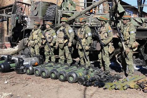北约承诺向乌克兰提供更多“重型作战装备”_凤凰网视频_凤凰网