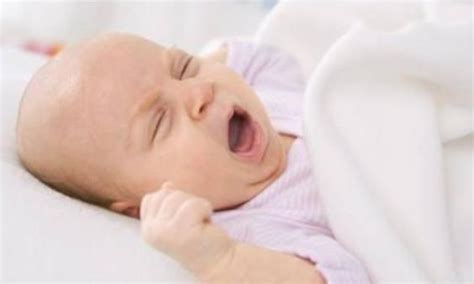 宝宝一直不停的哼唧、蹬脚、憋气,满脸憋得通红，原来是这么回事|宝宝|睡眠|新生儿_新浪新闻