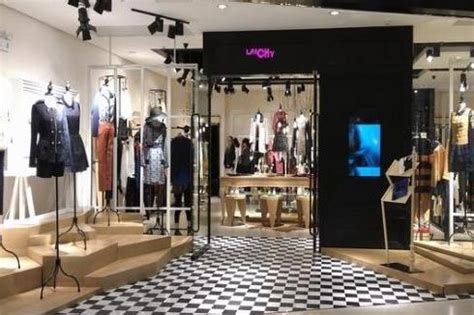 Storeage零售设计事务所 | 深圳阿迪达斯品牌中心-设计风向