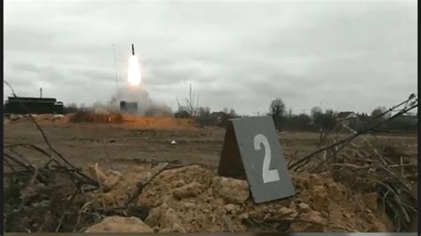 俄国防部公布视频：基辅附近的俄军使用导弹击落乌军无人机_凤凰网视频_凤凰网