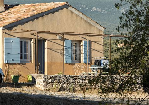 法国南部普罗旺斯的老房子高清图片下载-正版图片507405716-摄图网