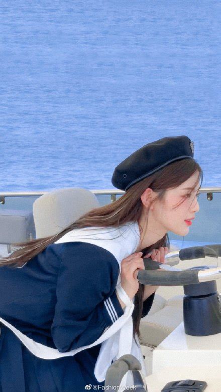 水手服泳衣甜美女生头像