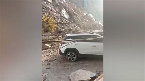 安康白河县发生山体塌方，公安局：道路半幅通行_凤凰网视频_凤凰网