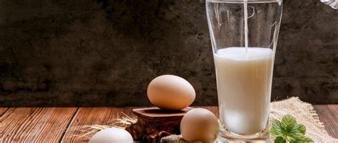 牛奶和羊奶，哪种营养更高更适合我们喝呢？