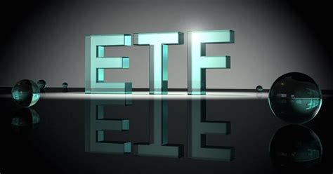 ETF日报 | 今日沪指收跌2.61%，18只股票类ETF上涨、最高上涨3.25%_凤凰网视频_凤凰网