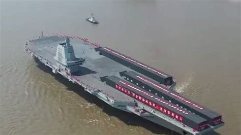 中国航母有多大 飞行甲板：长300米、宽70米_军事频道_中华网